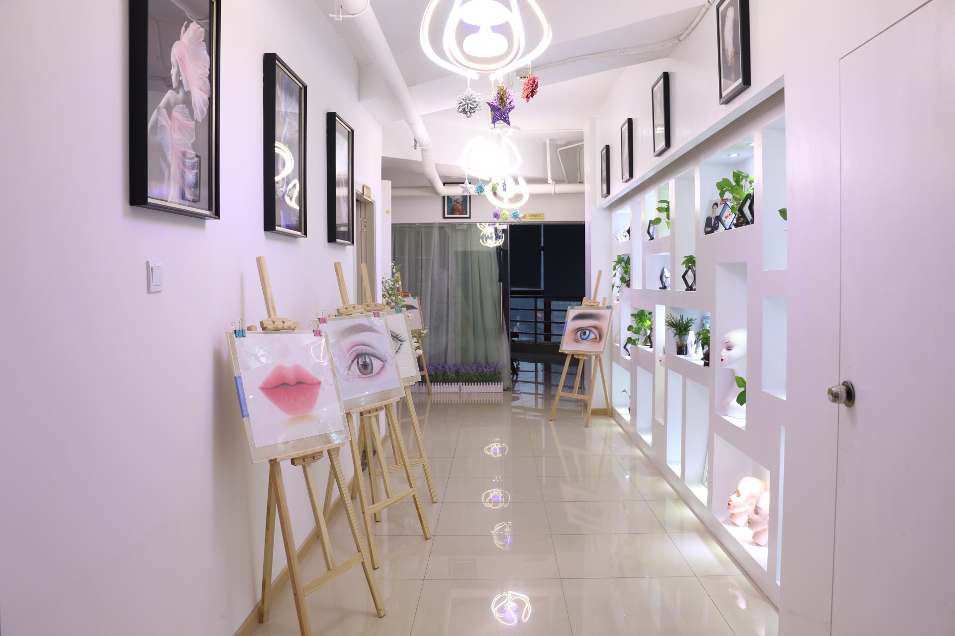 重庆艾琳艾美化妆学校